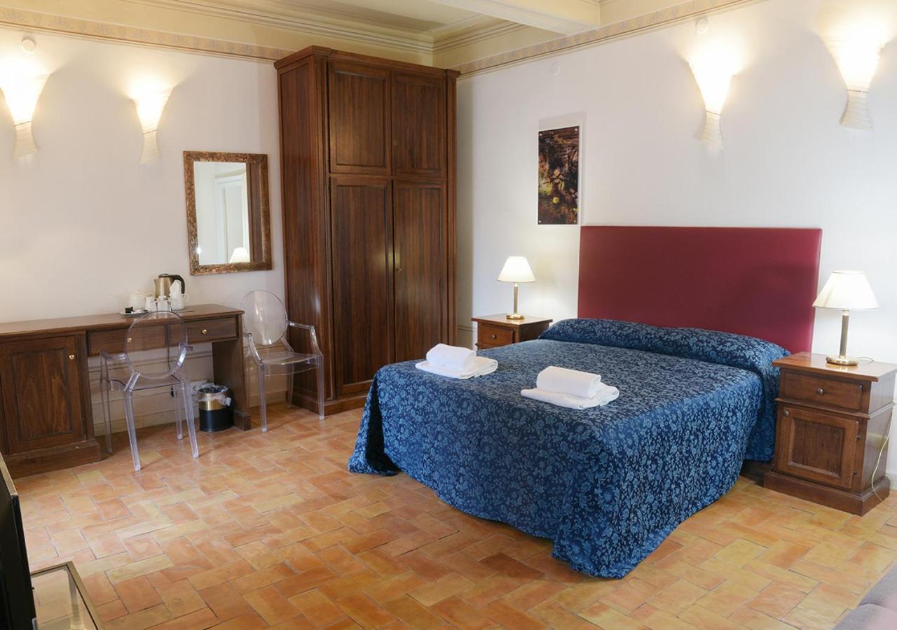 Farnese 48 Pensión 3*